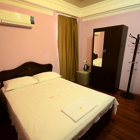 Hotel Peria Батуми Екстериор снимка