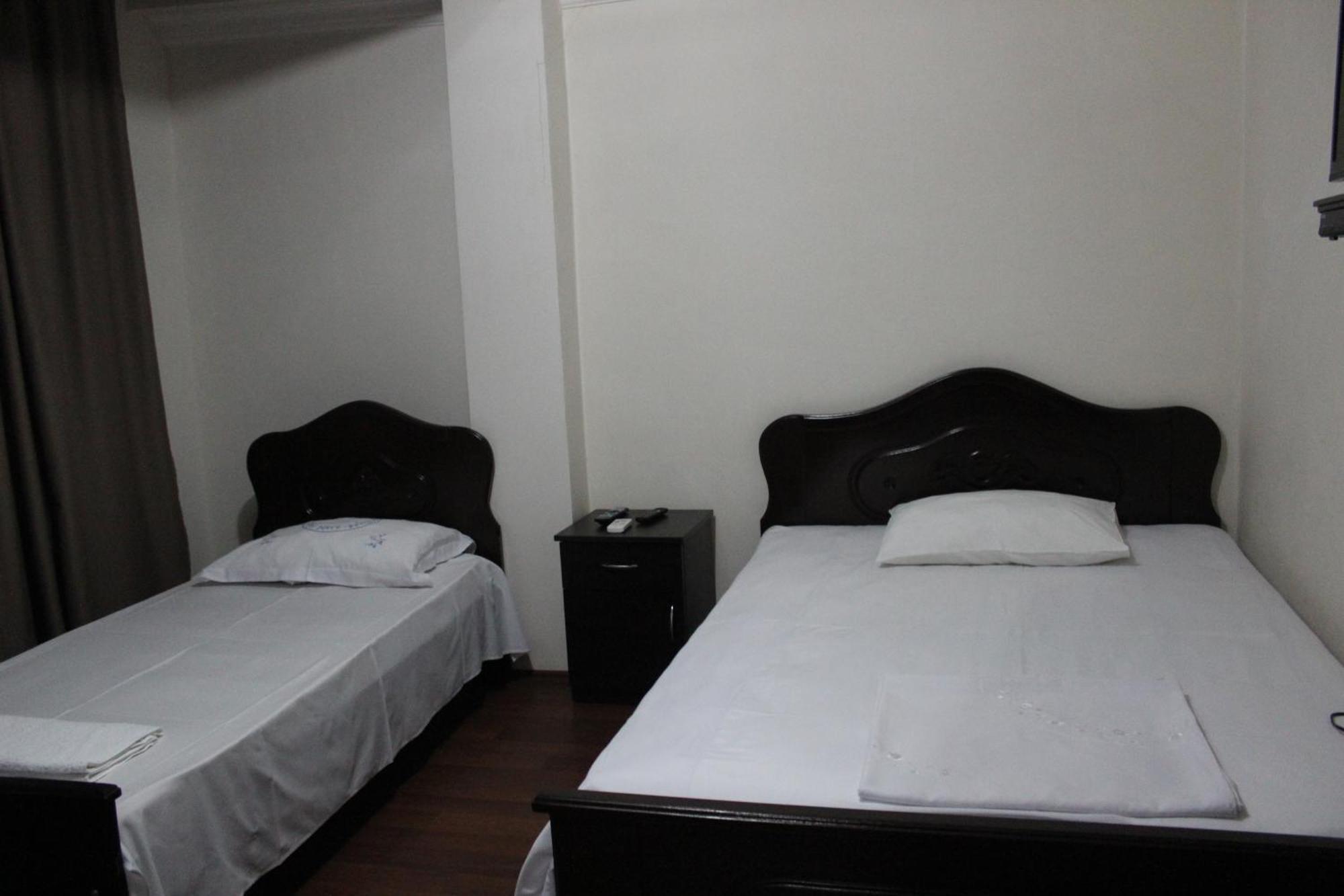 Hotel Peria Батуми Стая снимка