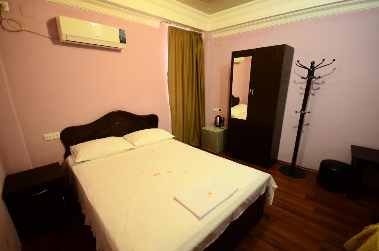 Hotel Peria Батуми Екстериор снимка